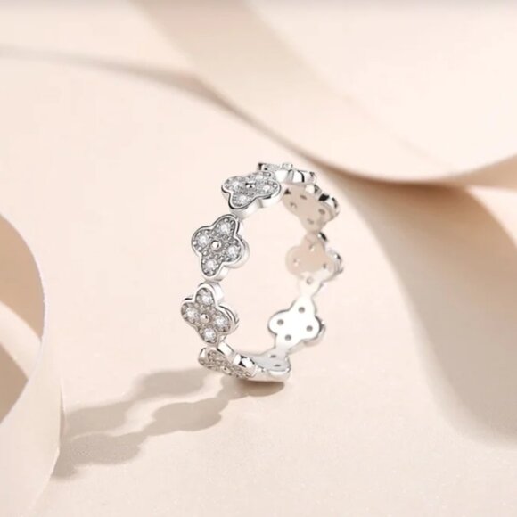 Classic Clover Design Diamond CZ on .925 Sterling Silver - Picture 2 of 3